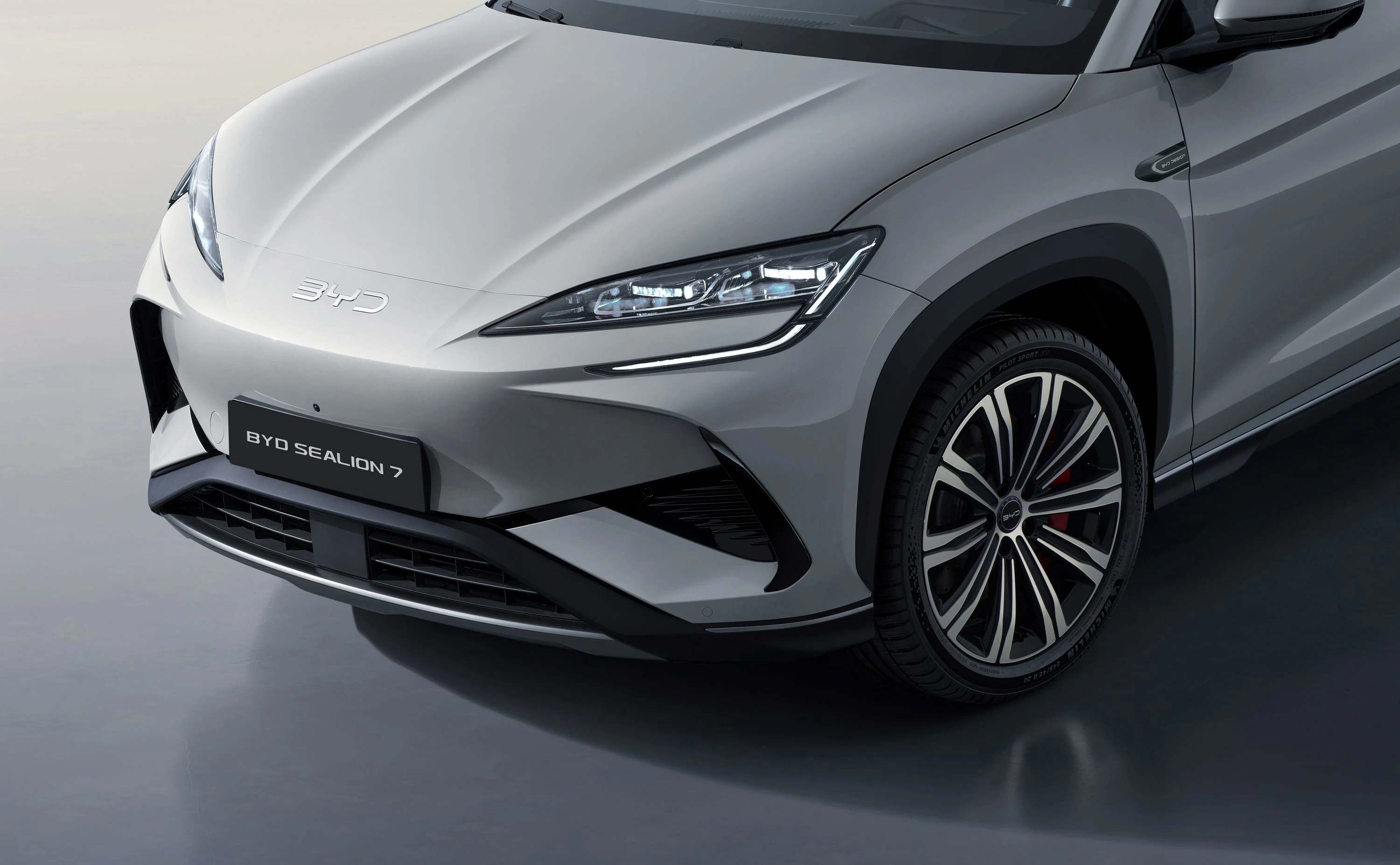 BYD Sealion 7 Design headlights view
