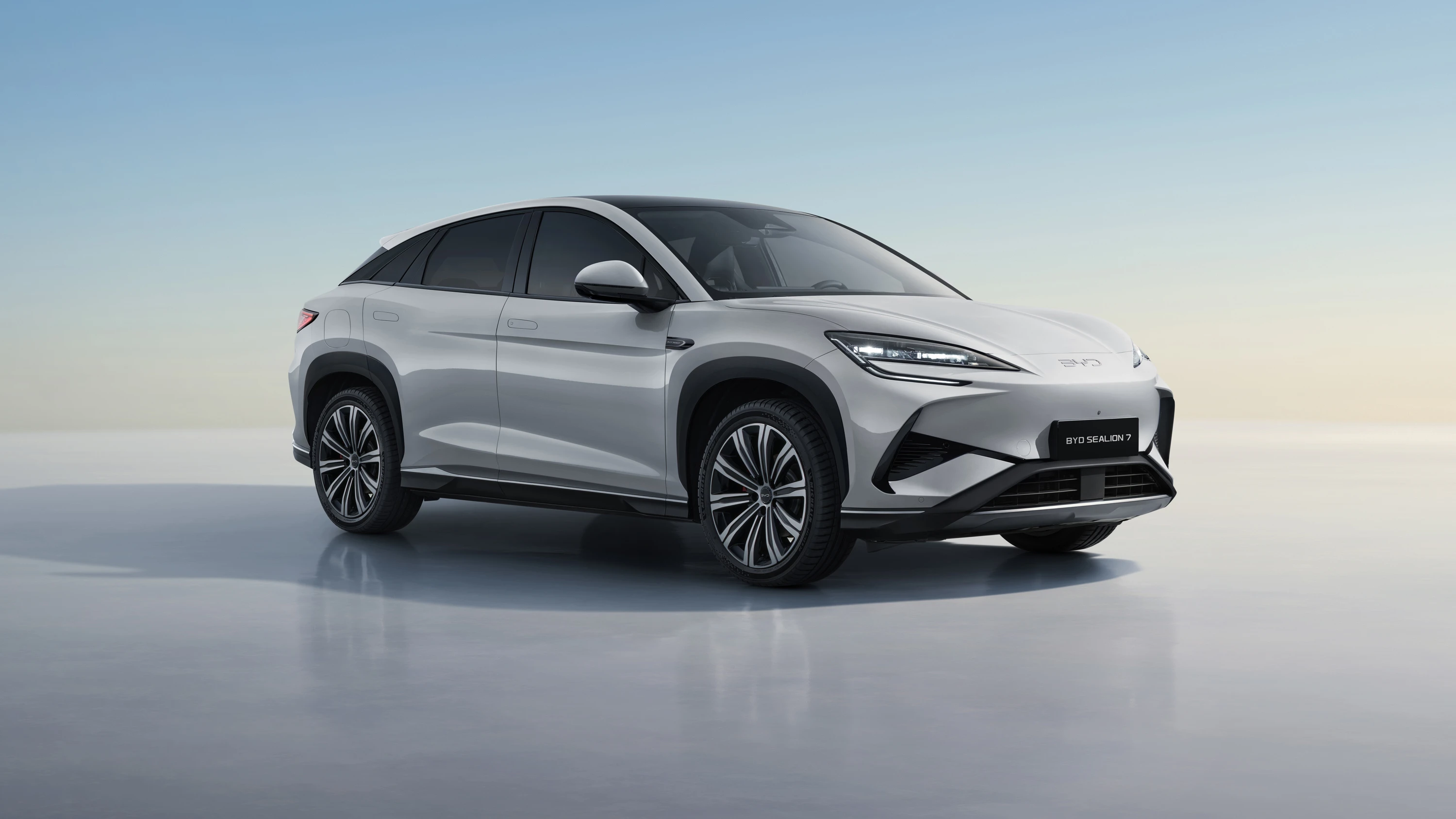 BYD Sealion 7 Excellence exterior view