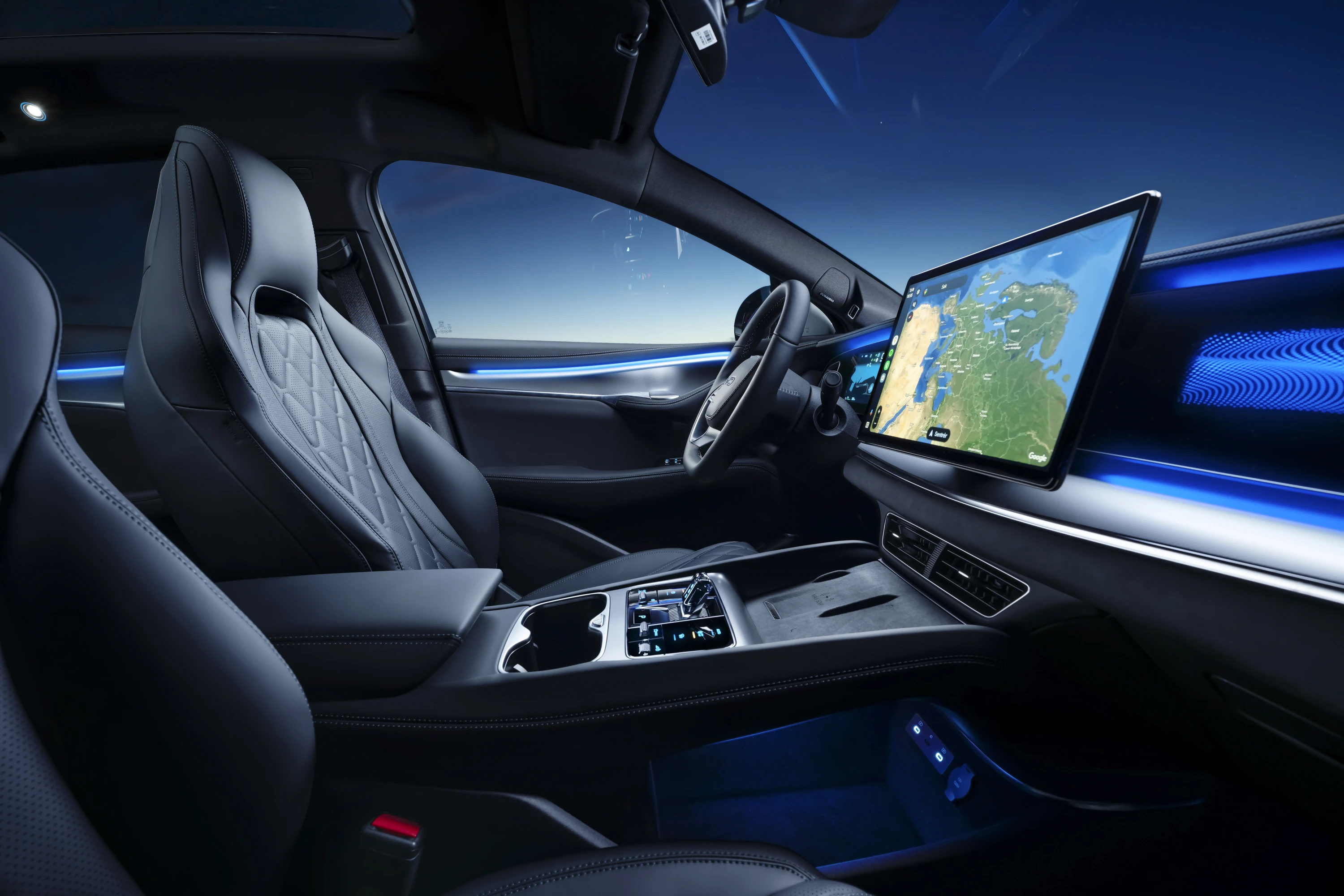 BYD Sealion 7 Excellence frontseats view