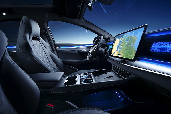 BYD Sealion 7 Excellence frontseats view