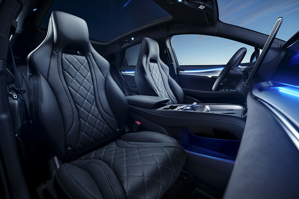 BYD Sealion 7 Excellence frontseats view