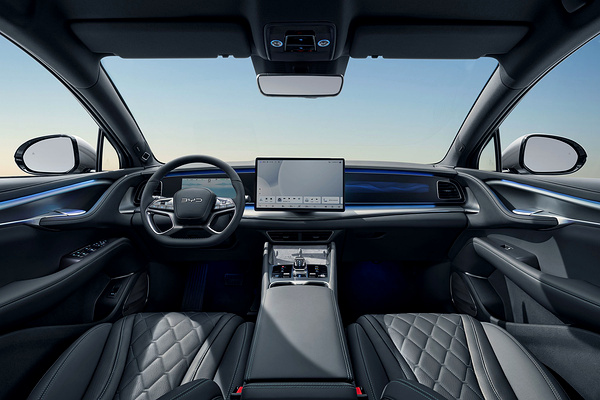 BYD Sealion 7 Excellence interior view