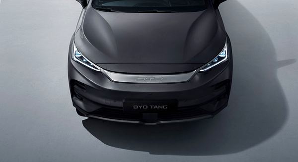 BYD Tang 4x4 Long Range headlights view
