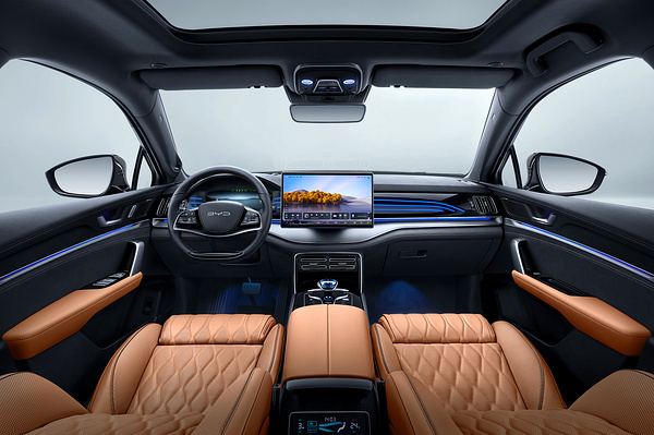 BYD Tang 4x4 Long Range interior view