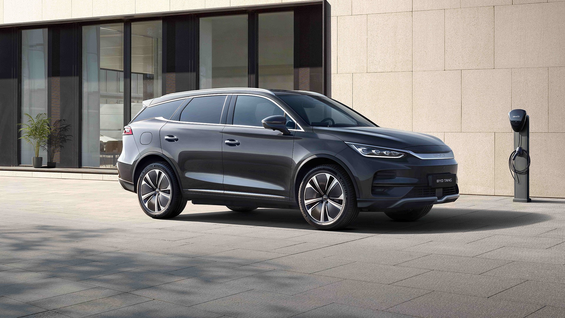 BYD Tang 4x4 Long Range electric vehicle exterior