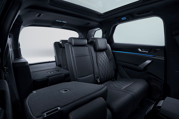 BYD Tang 4x4 Long Range secondrowseats view