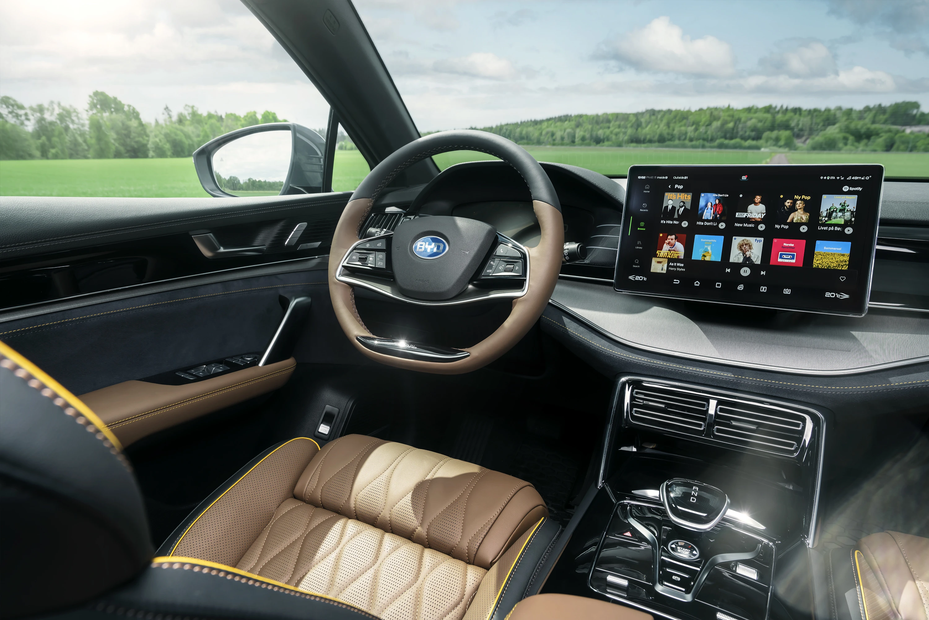 BYD Tang EV600 screens view
