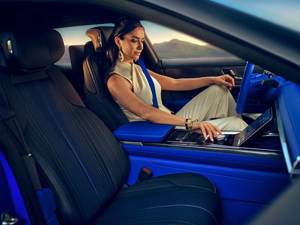 Cadillac CELESTIQ frontseats view