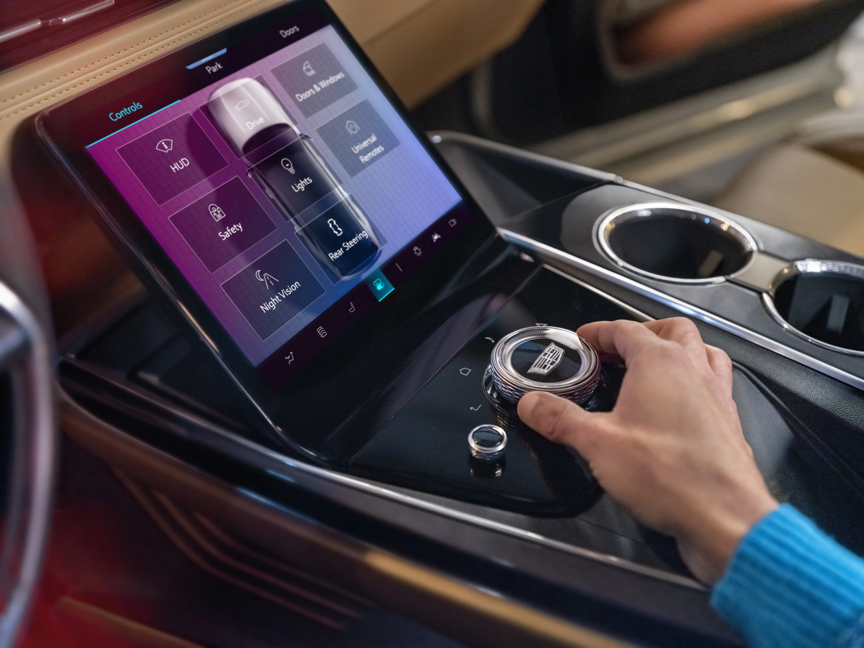 Cadillac ESCALADE IQ screens view