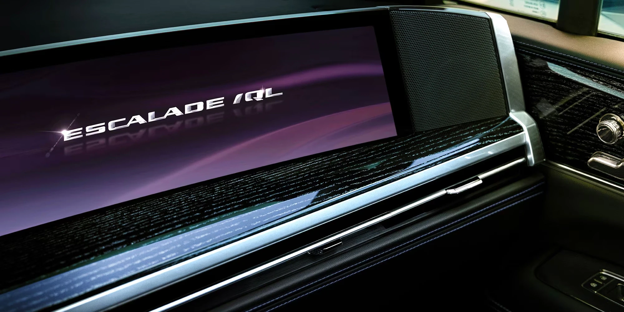 Cadillac ESCALADE IQL screens view