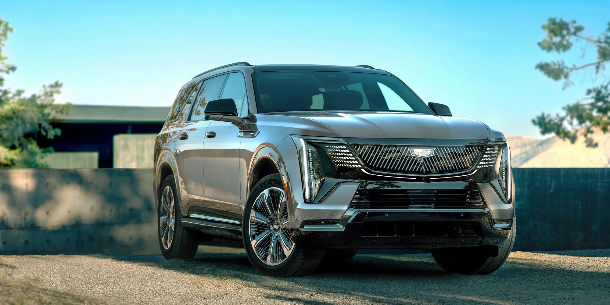 Cadillac ESCALADE IQL exterior view