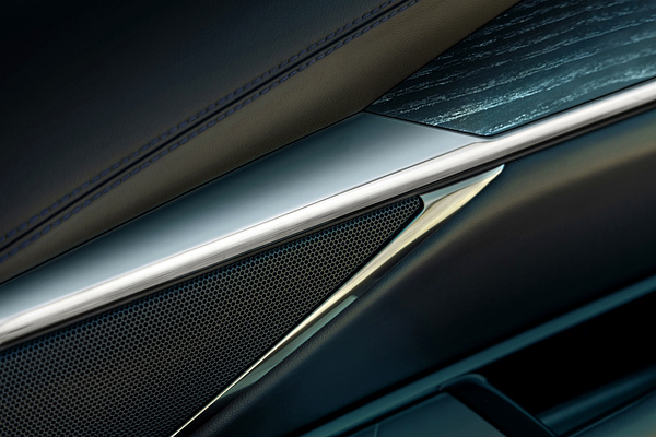 Cadillac ESCALADE IQL details view