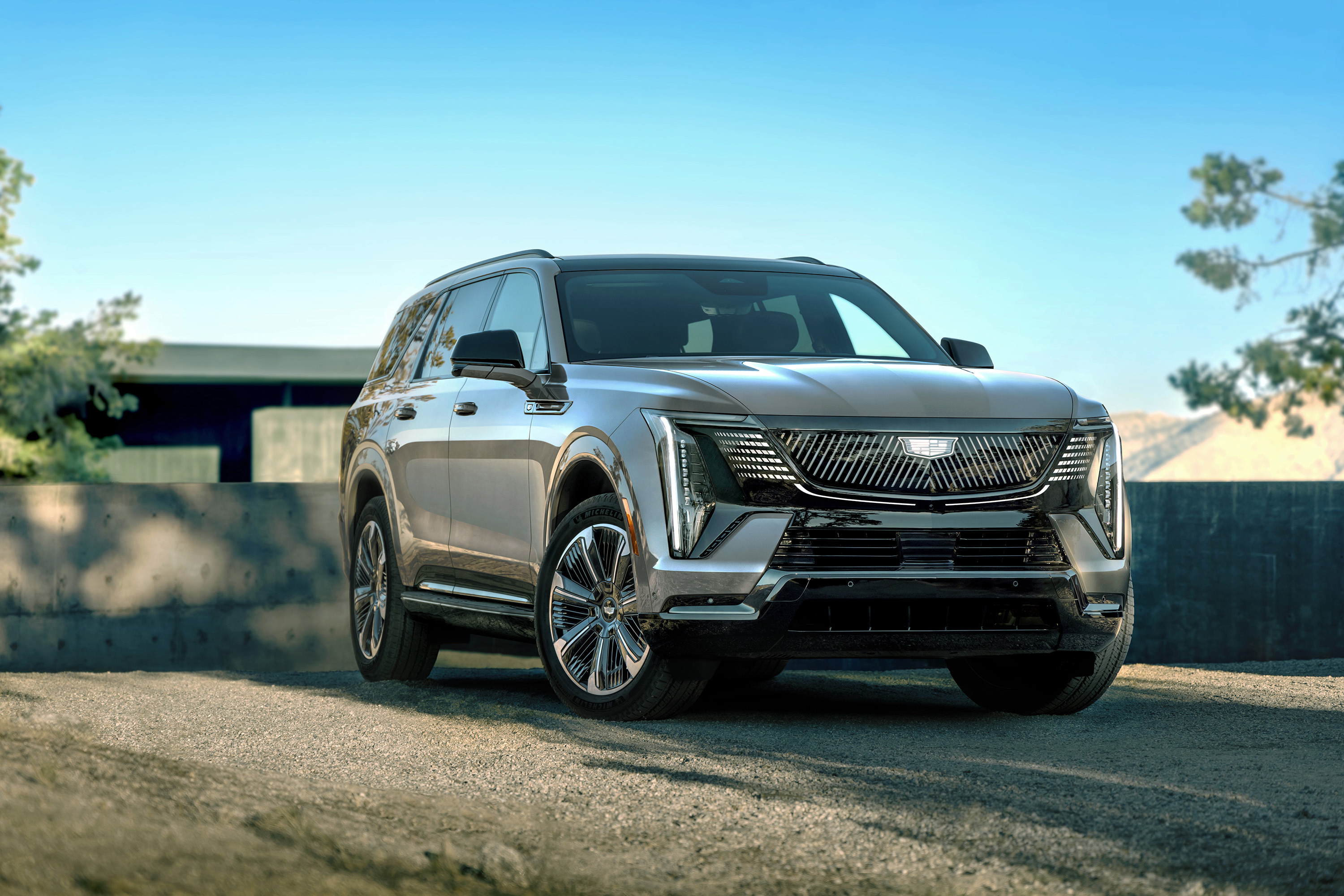 Cadillac ESCALADE IQL electric vehicle exterior