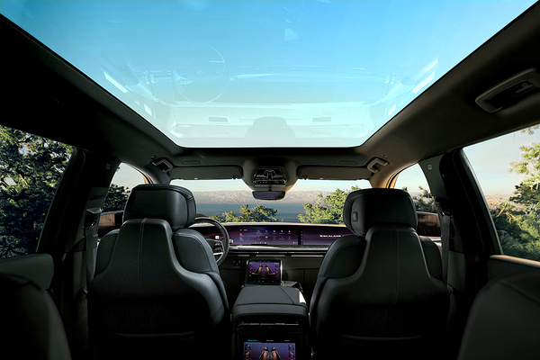 Cadillac ESCALADE IQL roof view