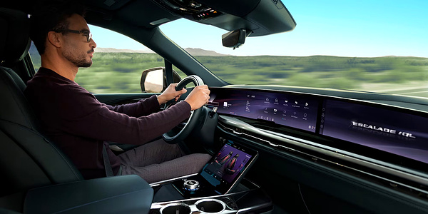 Cadillac ESCALADE IQL screens view