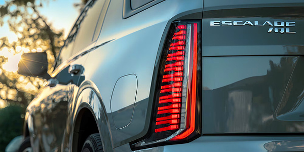 Cadillac ESCALADE IQL taillights view