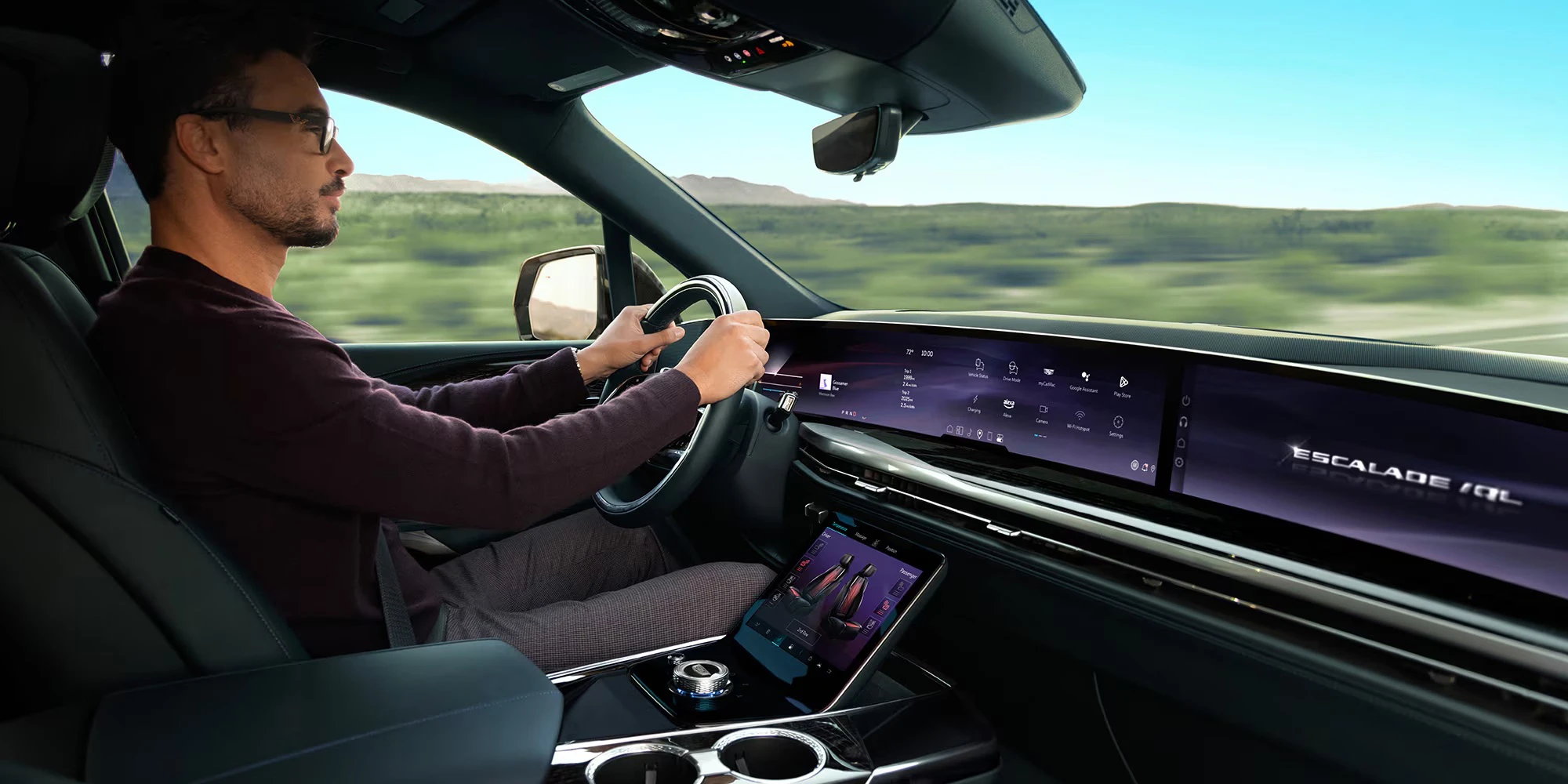 Cadillac ESCALADE IQL screens view