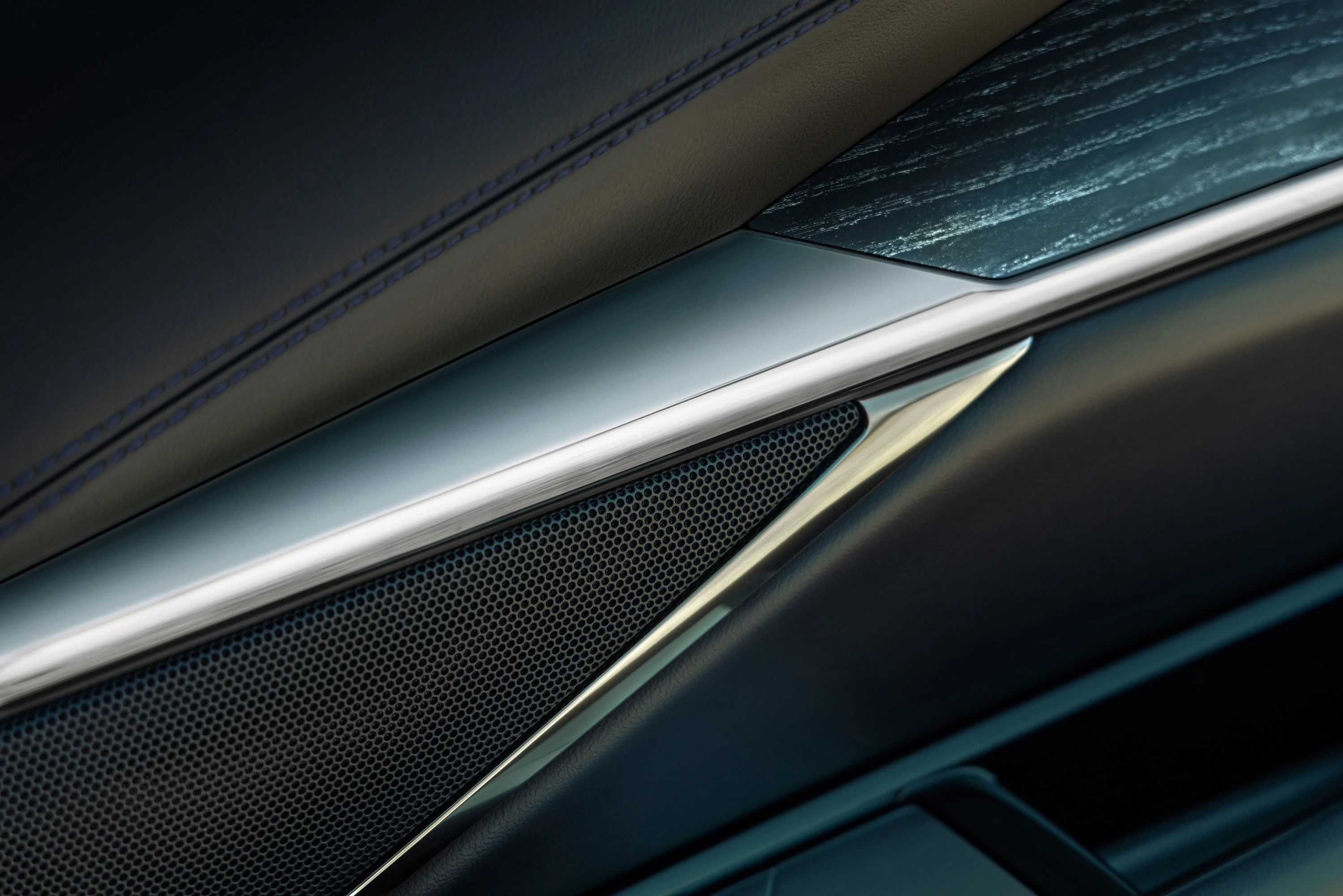 Cadillac ESCALADE IQL details view