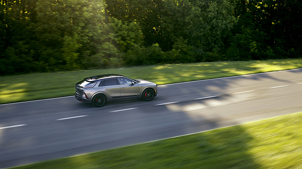 Cadillac LYRIQ-V dynamic view
