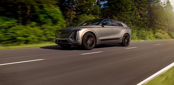 Cadillac LYRIQ-V dynamic view