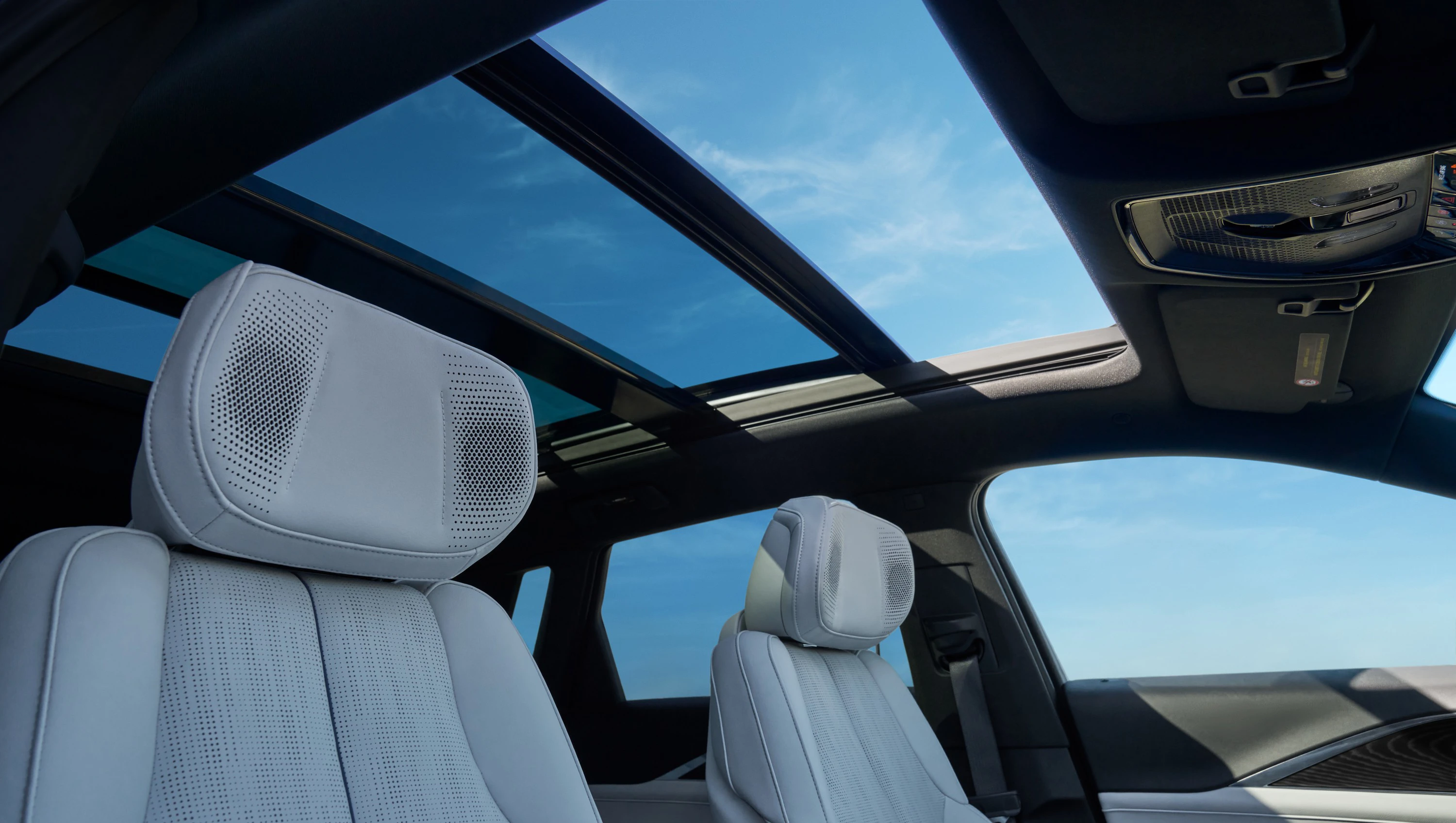 Cadillac LYRIQ RWD glassroof view