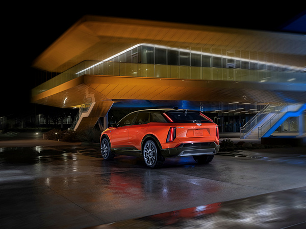 Cadillac OPTIQ AWD exterior view