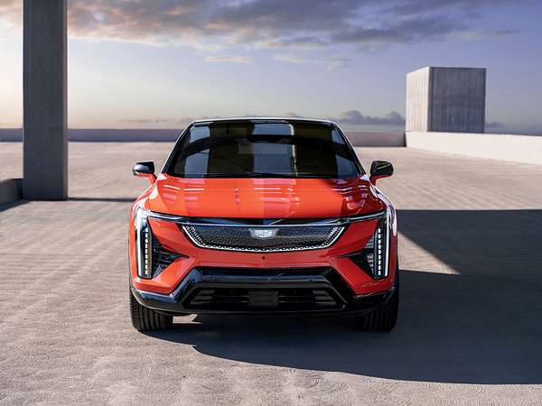 Cadillac OPTIQ AWD exterior view