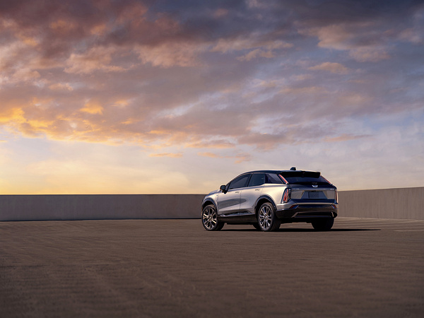 Cadillac OPTIQ AWD exterior view