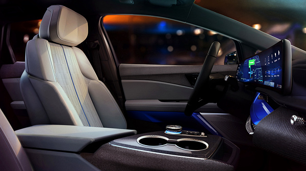 Cadillac OPTIQ AWD frontseats view