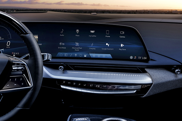 Cadillac OPTIQ AWD screens view