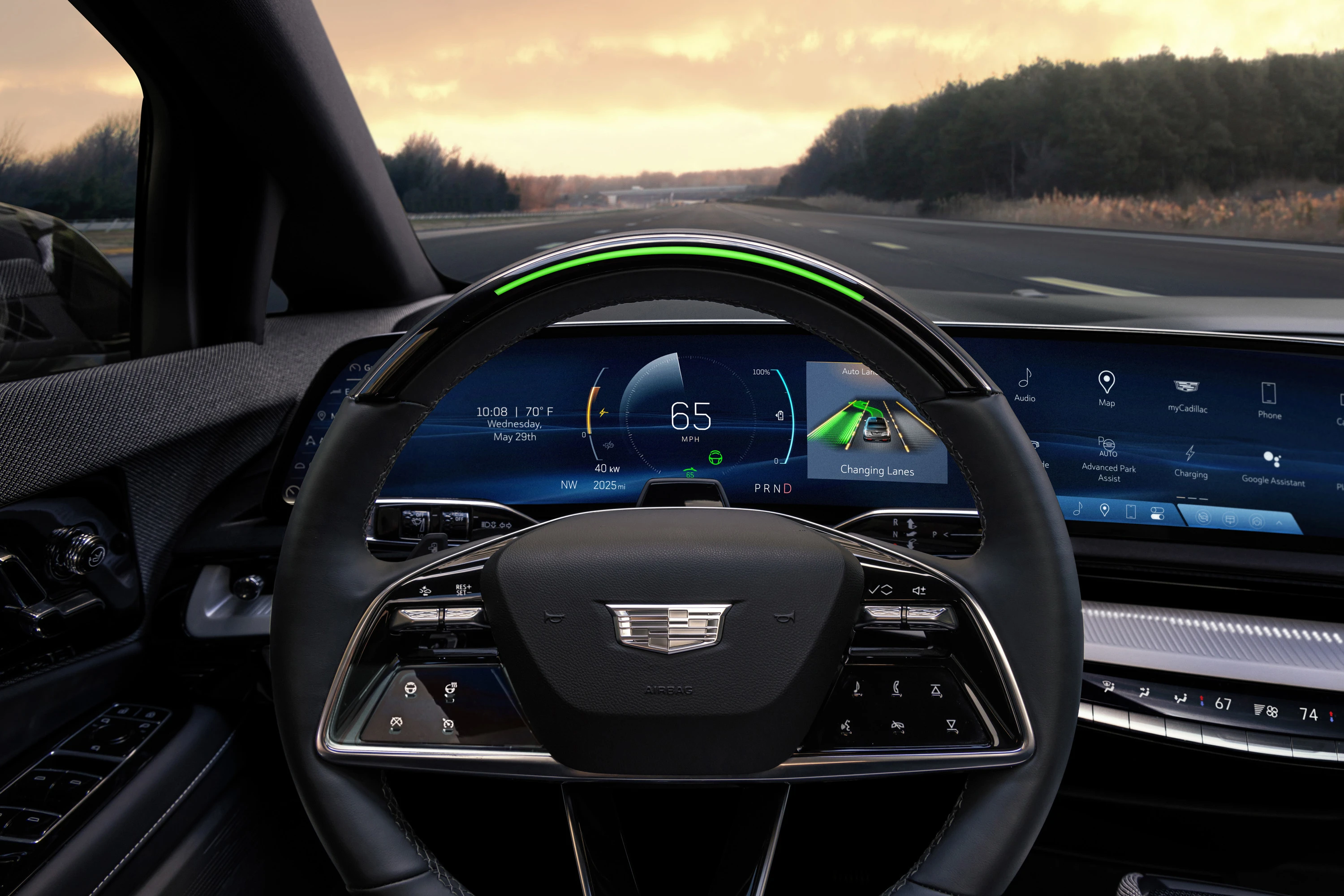 Cadillac OPTIQ RWD screens view
