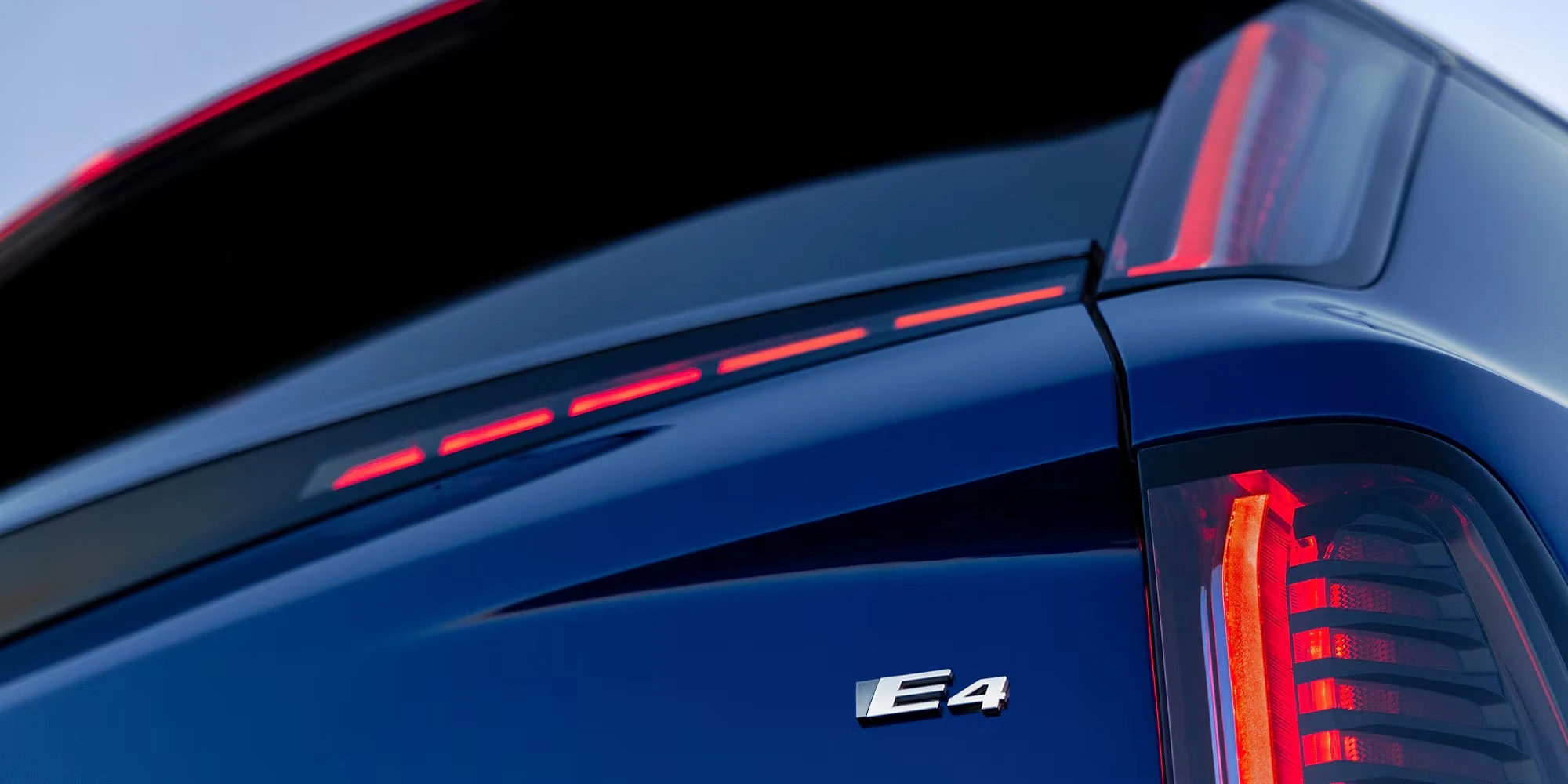 Cadillac VISTIQ AWD details view