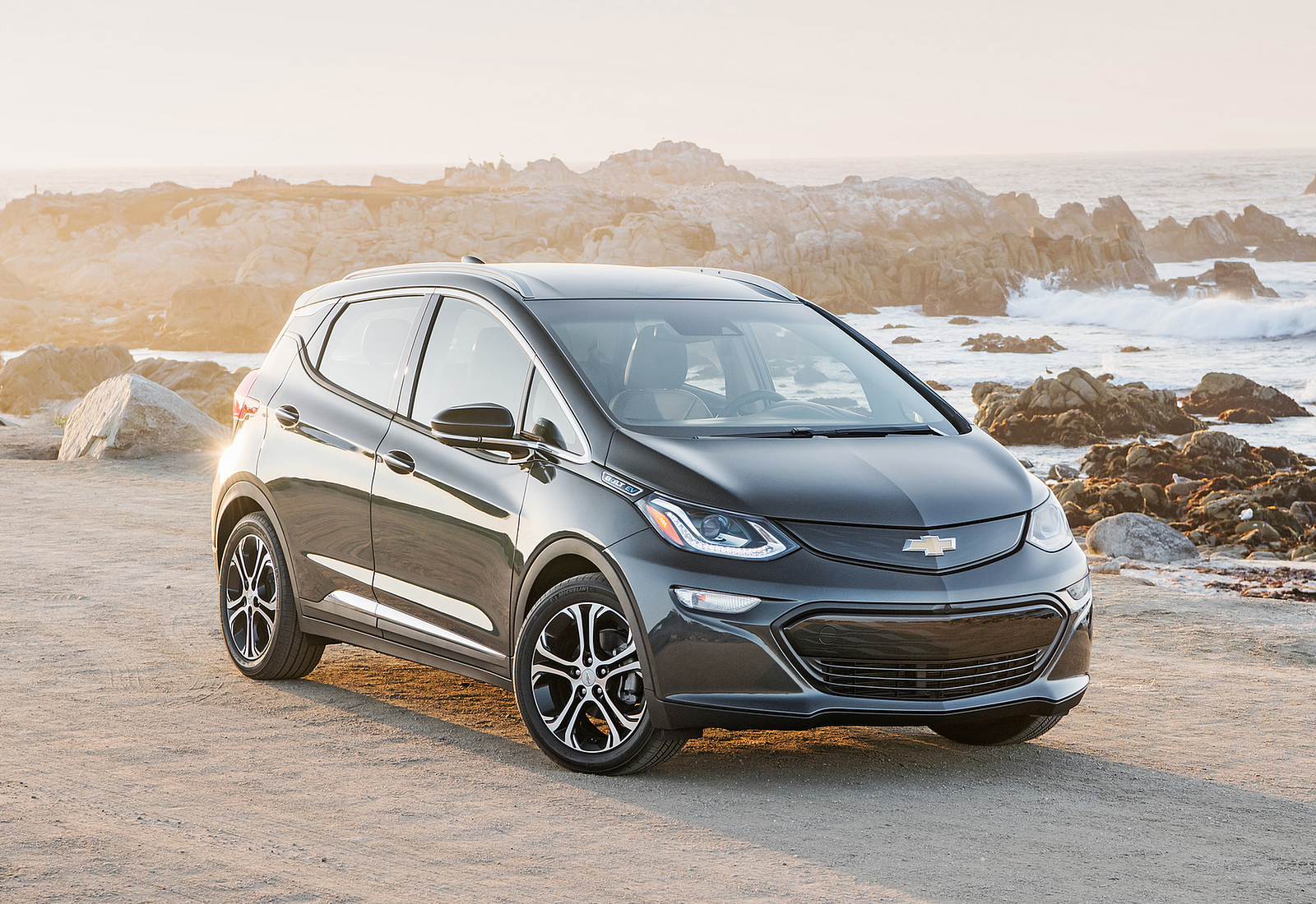 Chevrolet Bolt EV 60 kWh exterior view