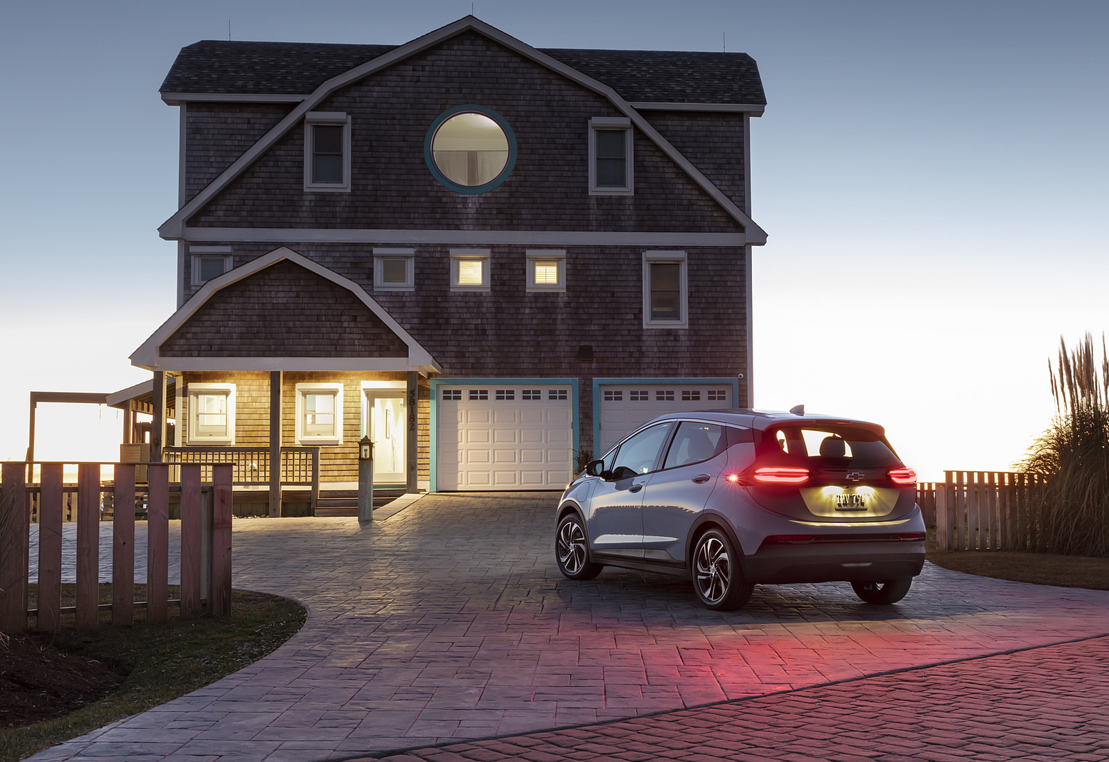 Chevrolet Bolt EV 66 kWh exterior view