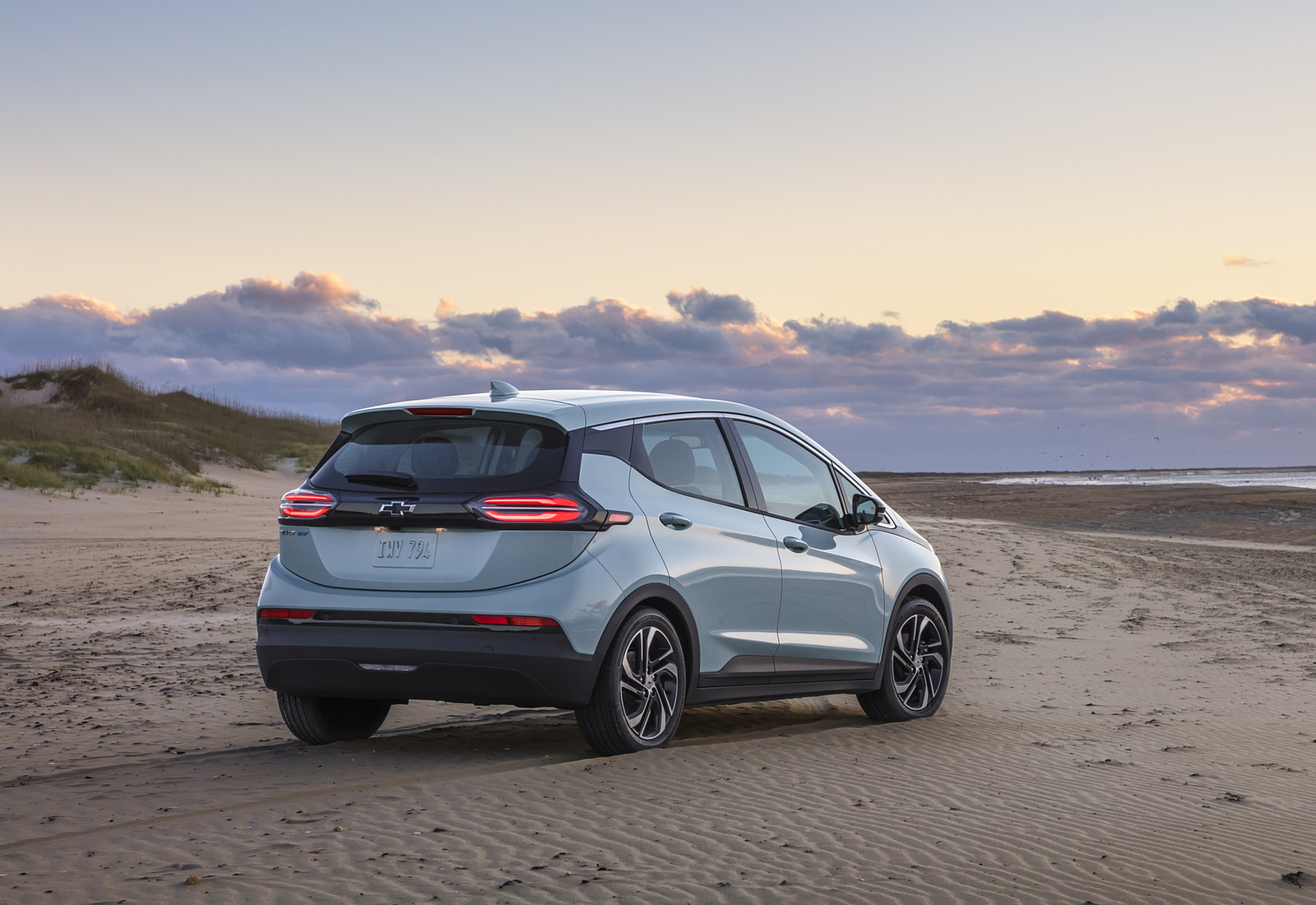 Chevrolet Bolt EV 66 kWh exterior view