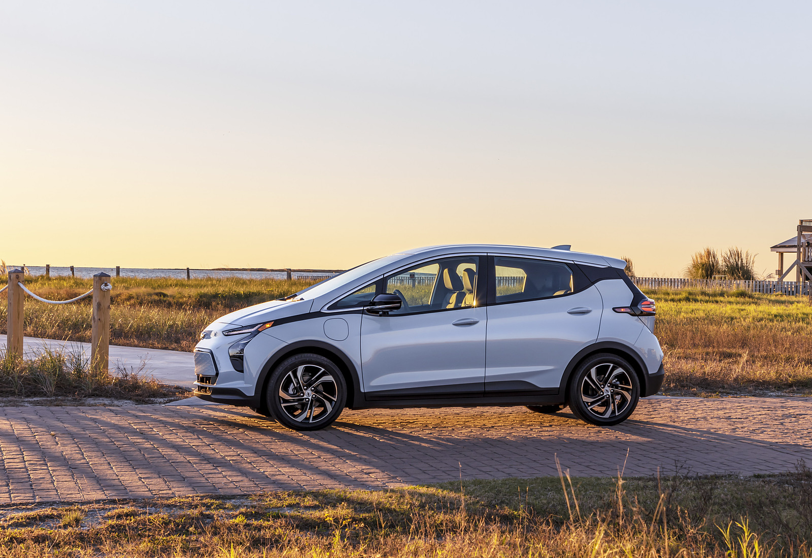 Chevrolet Bolt EV 66 kWh exterior view
