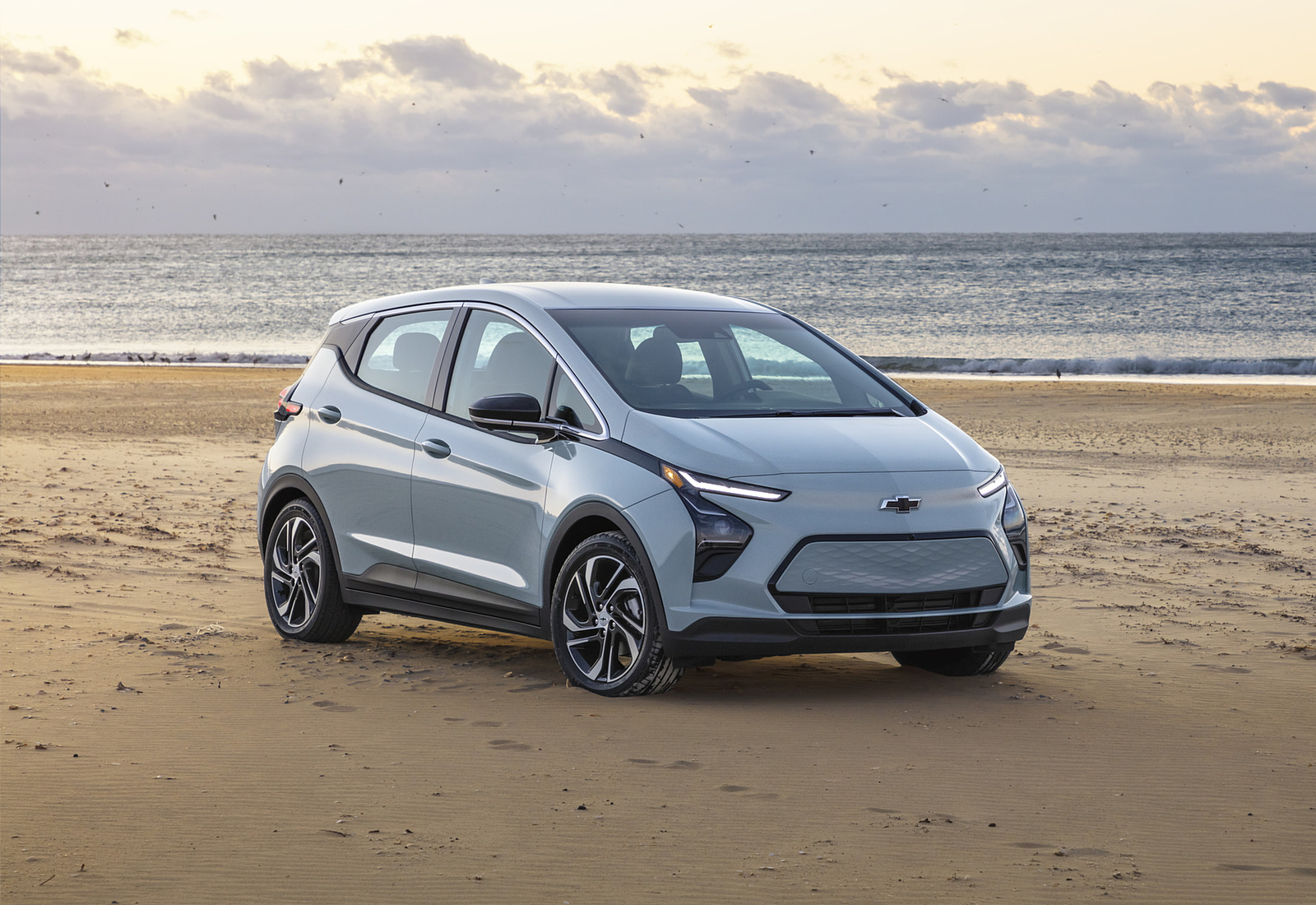 Chevrolet Bolt EV 66 kWh exterior view
