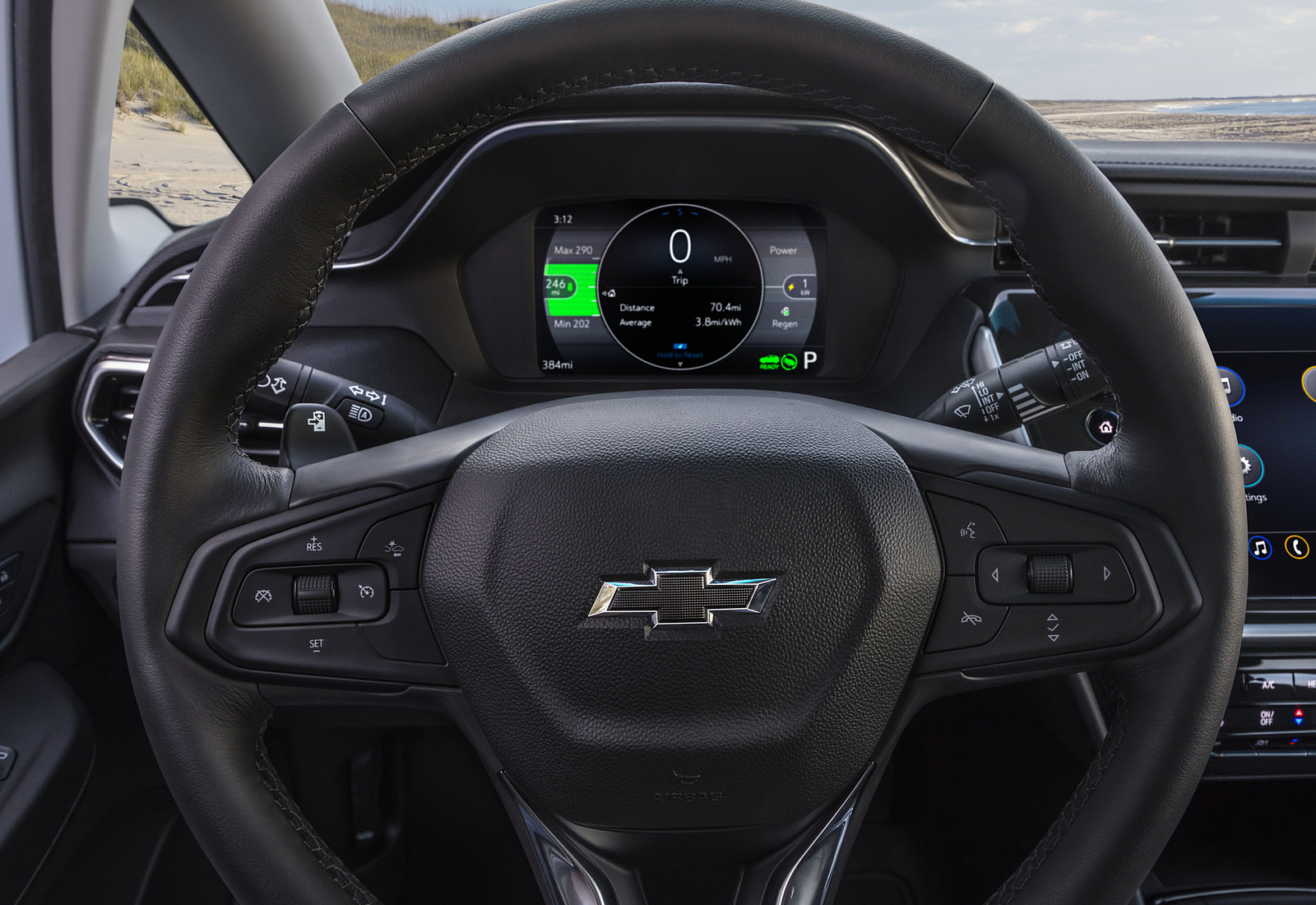 Chevrolet Bolt EV 66 kWh screens view