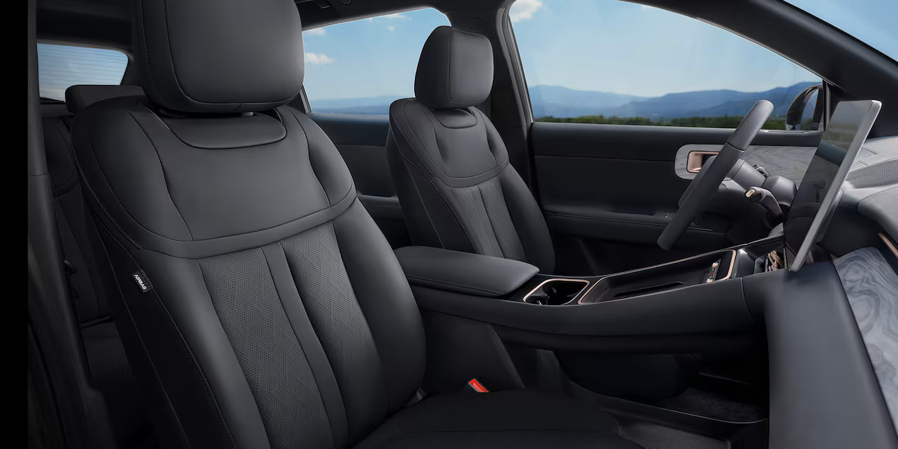 Chevrolet Captiva EV 60 kWh frontseats view