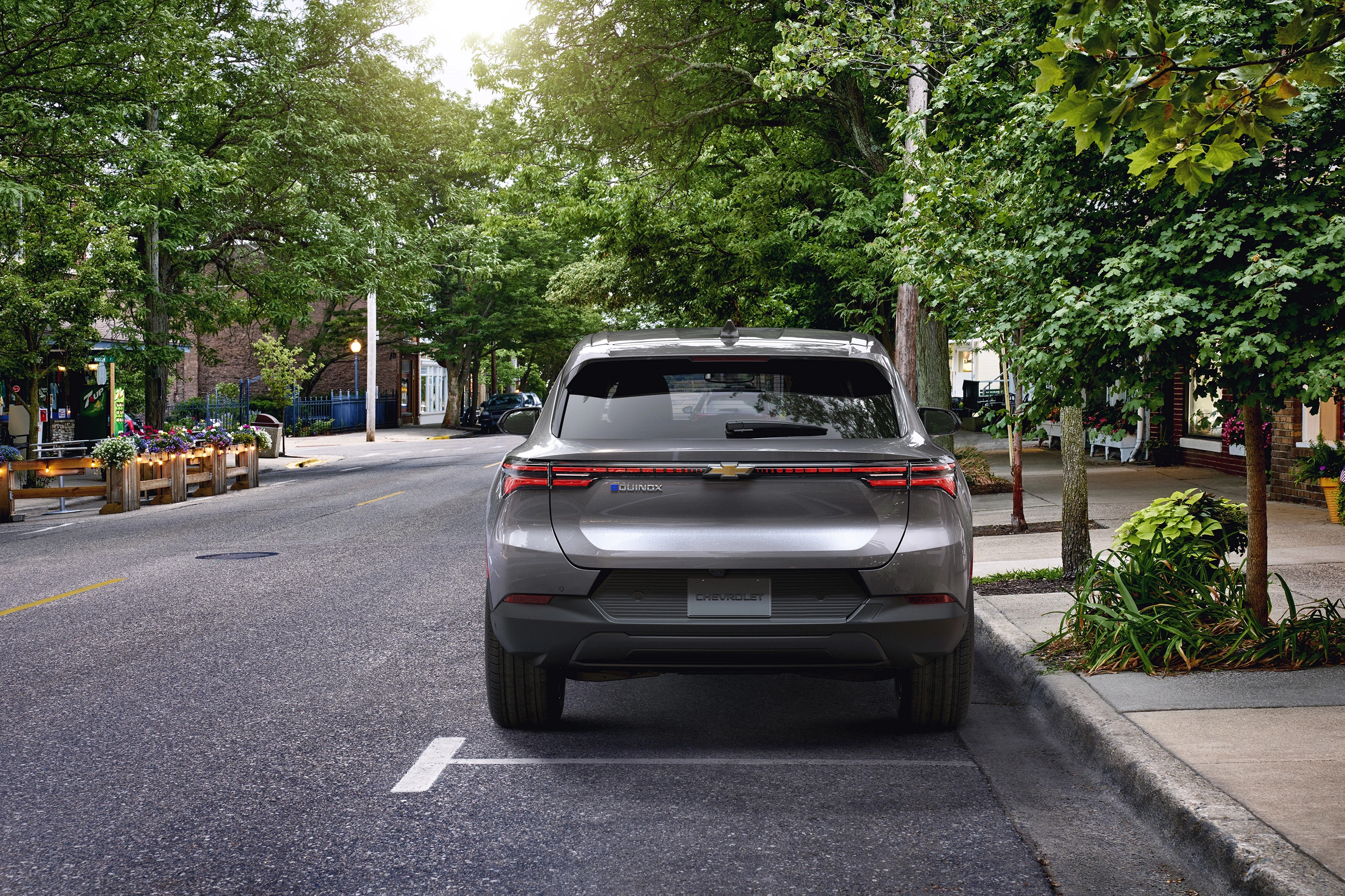 Chevrolet Equinox EV FWD exterior view