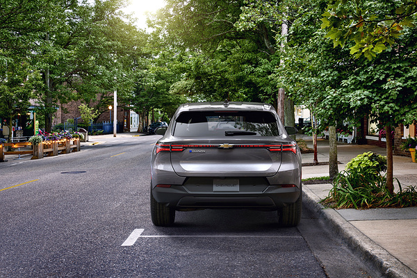 Chevrolet Equinox EV FWD exterior view