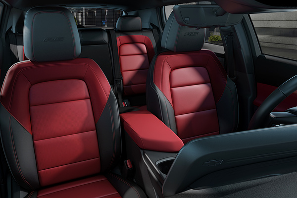 Chevrolet Equinox EV FWD frontseats view