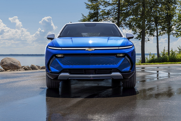 Chevrolet Equinox EV FWD headlights view