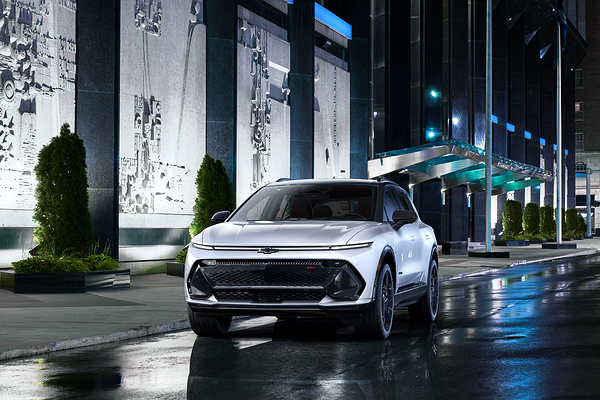 Chevrolet Equinox EV FWD headlights view