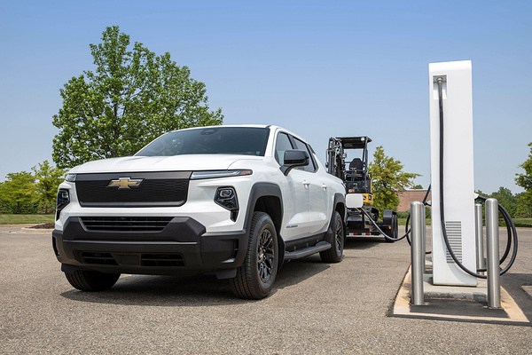 Chevrolet Silverado EV 4WT charging view