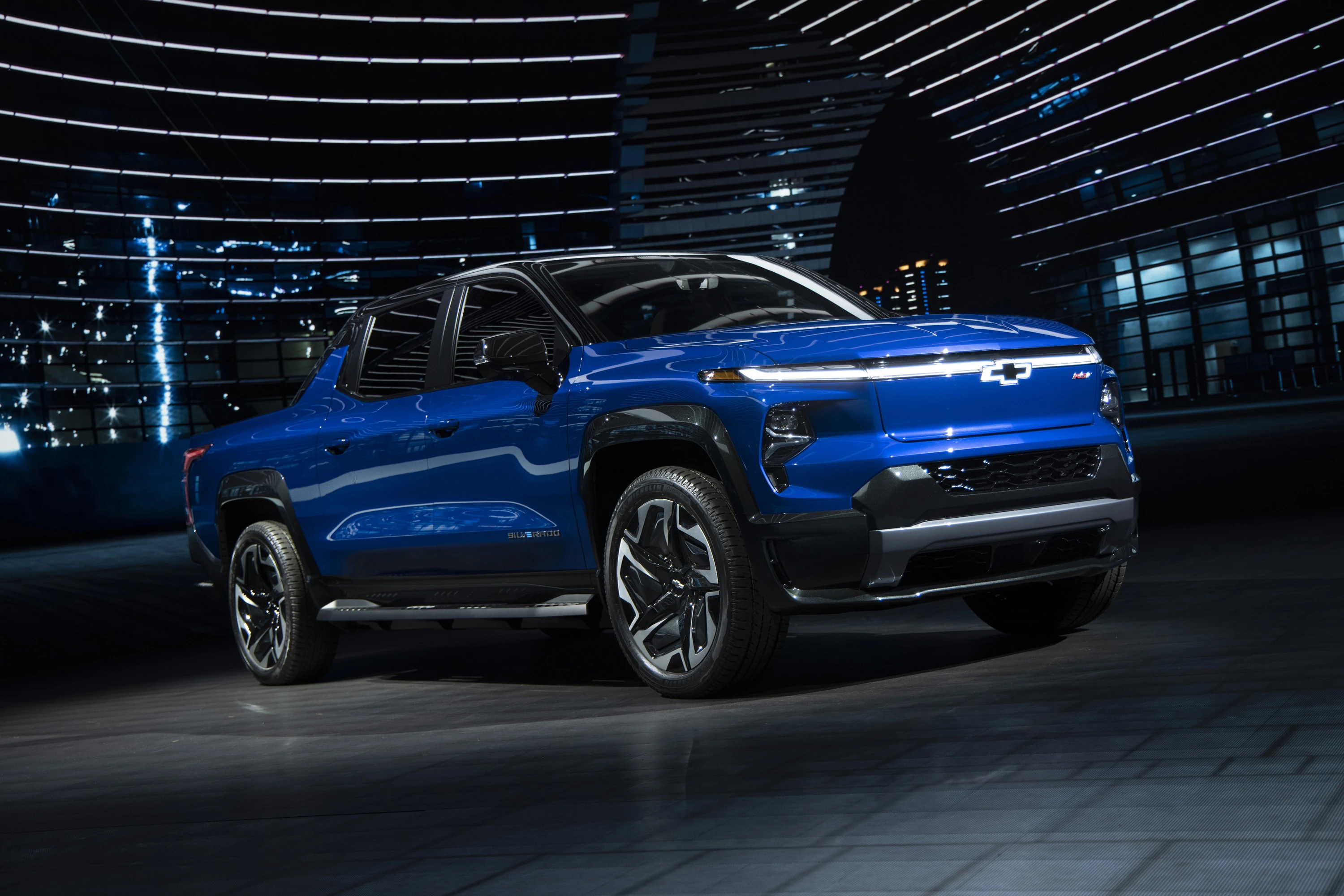 Chevrolet Silverado EV SRT exterior view