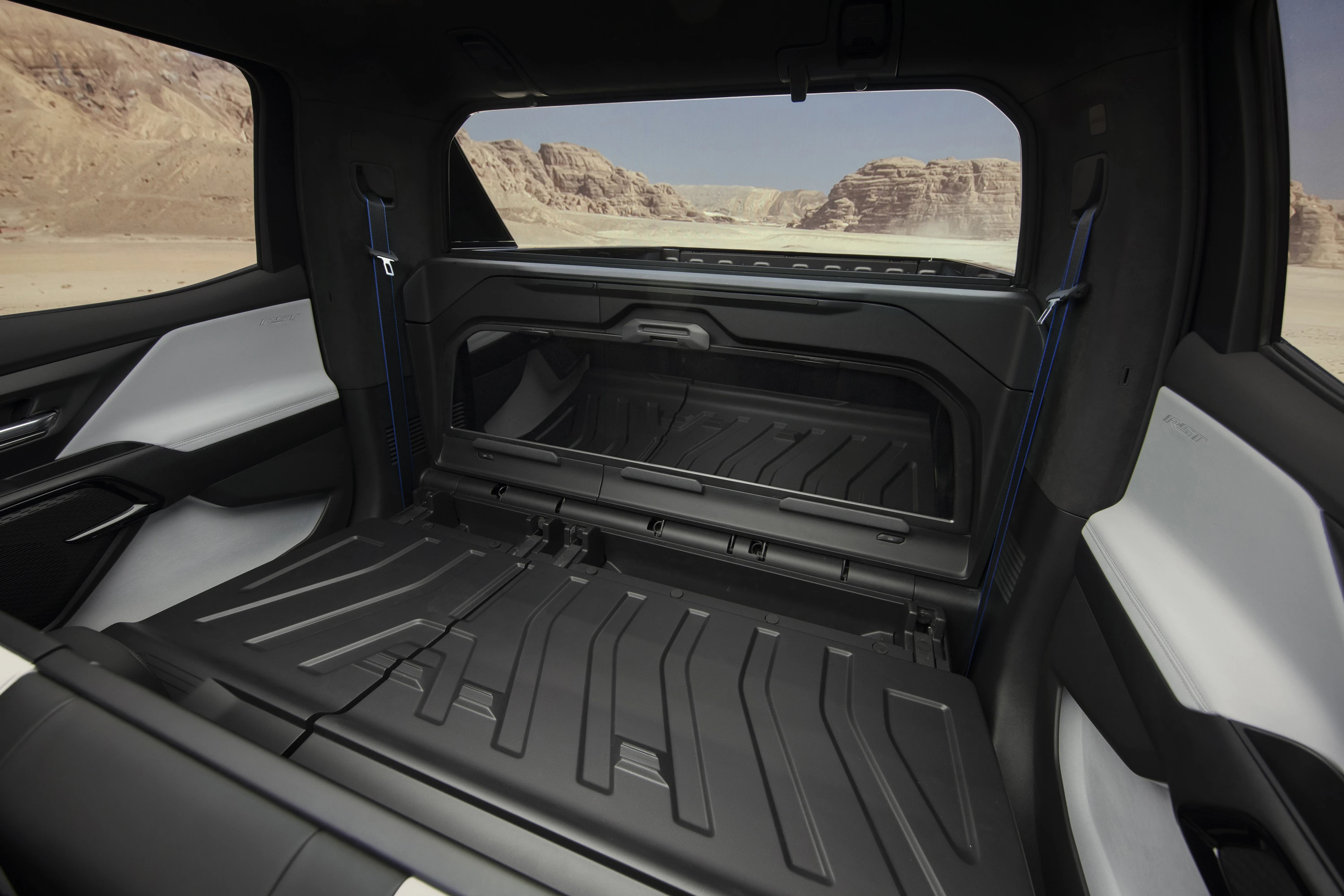 Chevrolet Silverado EV SRT trunk view