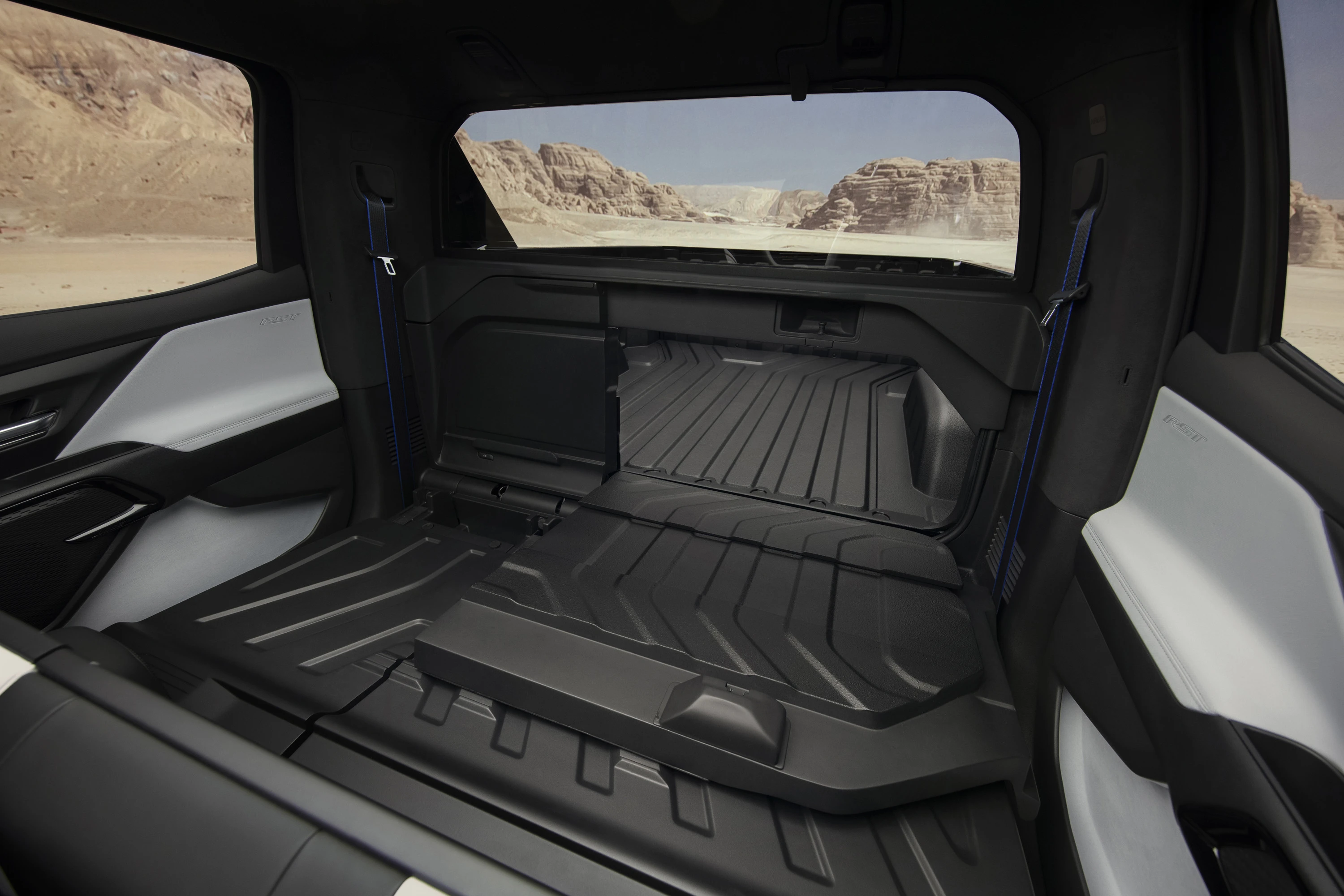 Chevrolet Silverado EV SRT trunk view