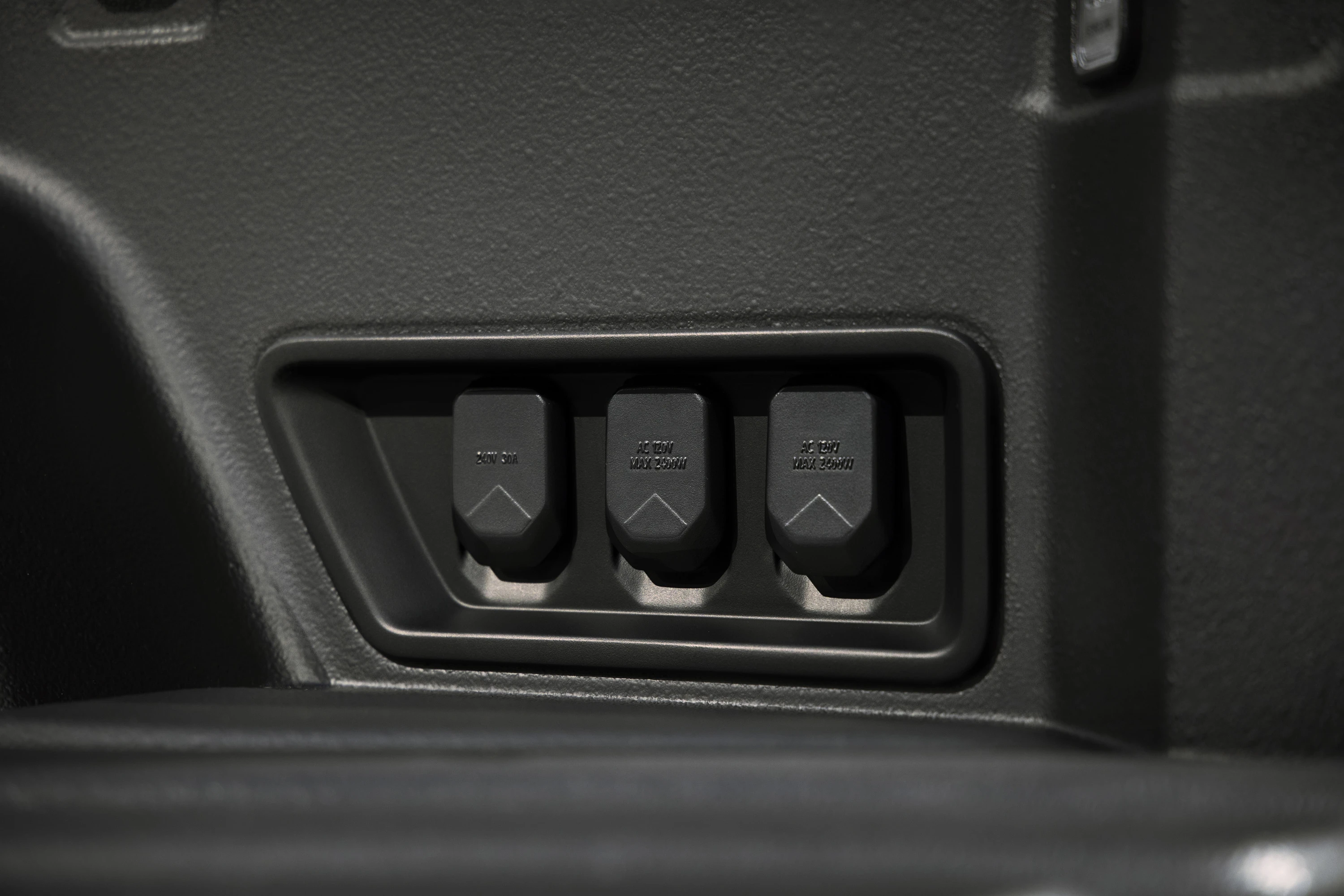Chevrolet Silverado EV SRT v2l view