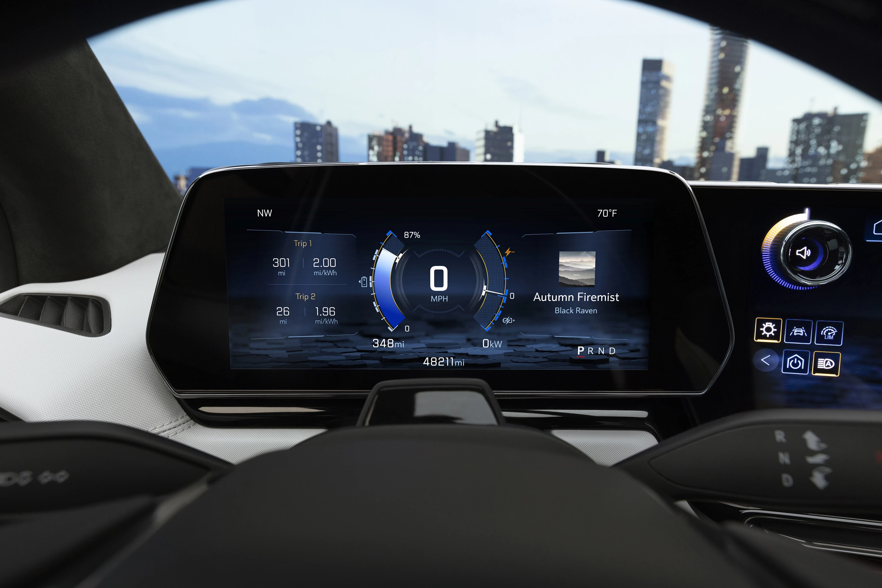Chevrolet Silverado EV SRT screens view